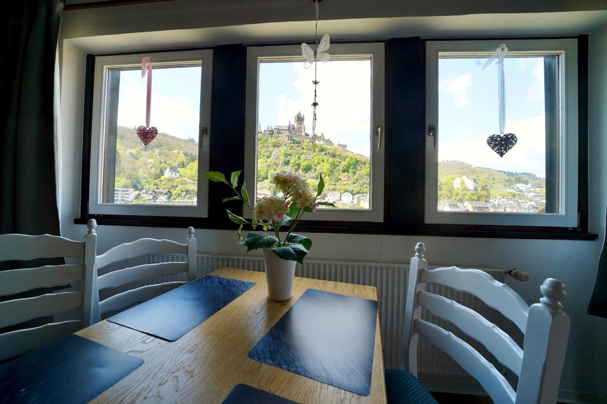 Apartments Haus Daniela Кохем Екстериор снимка