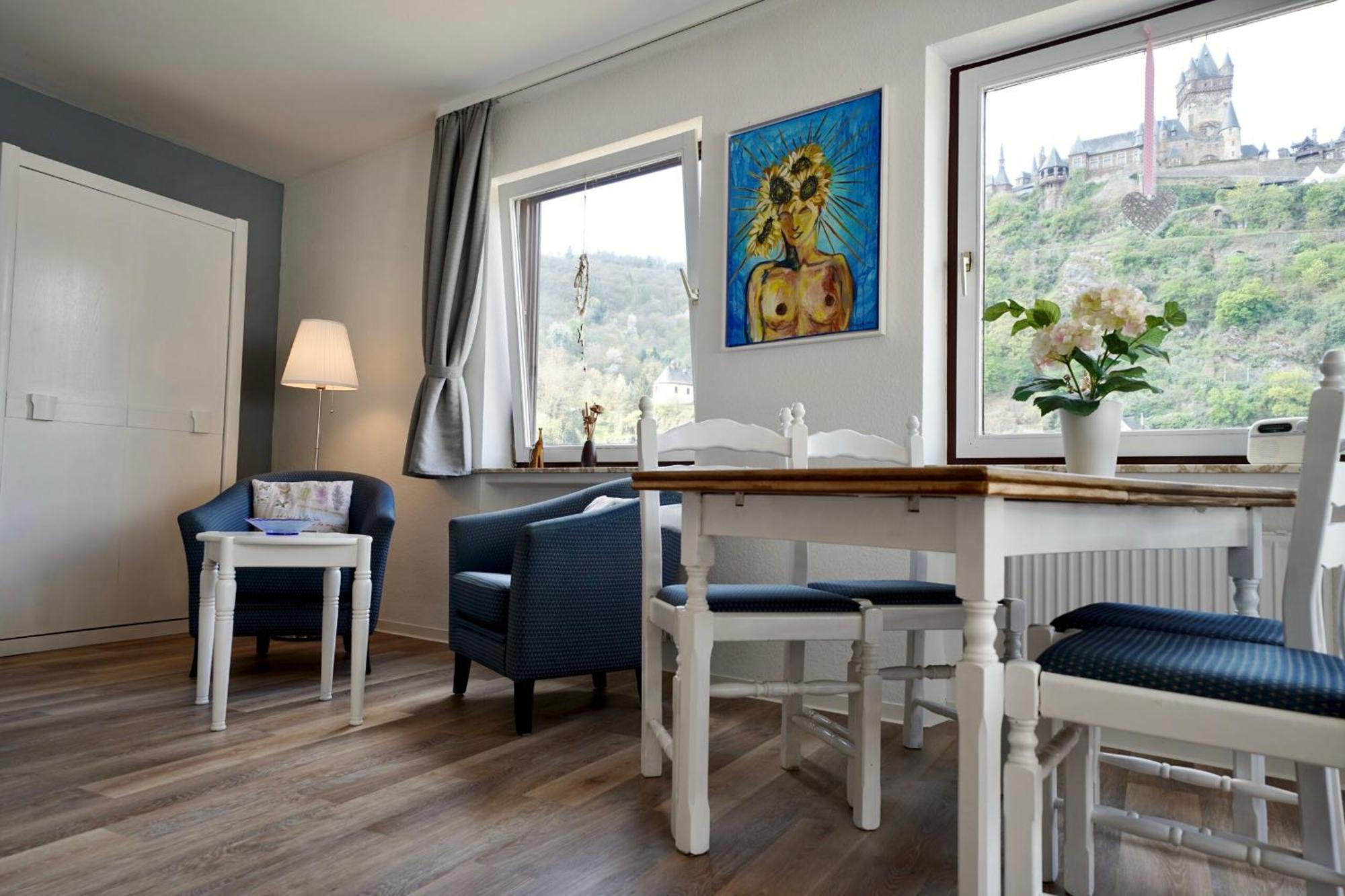 Apartments Haus Daniela Кохем Стая снимка
