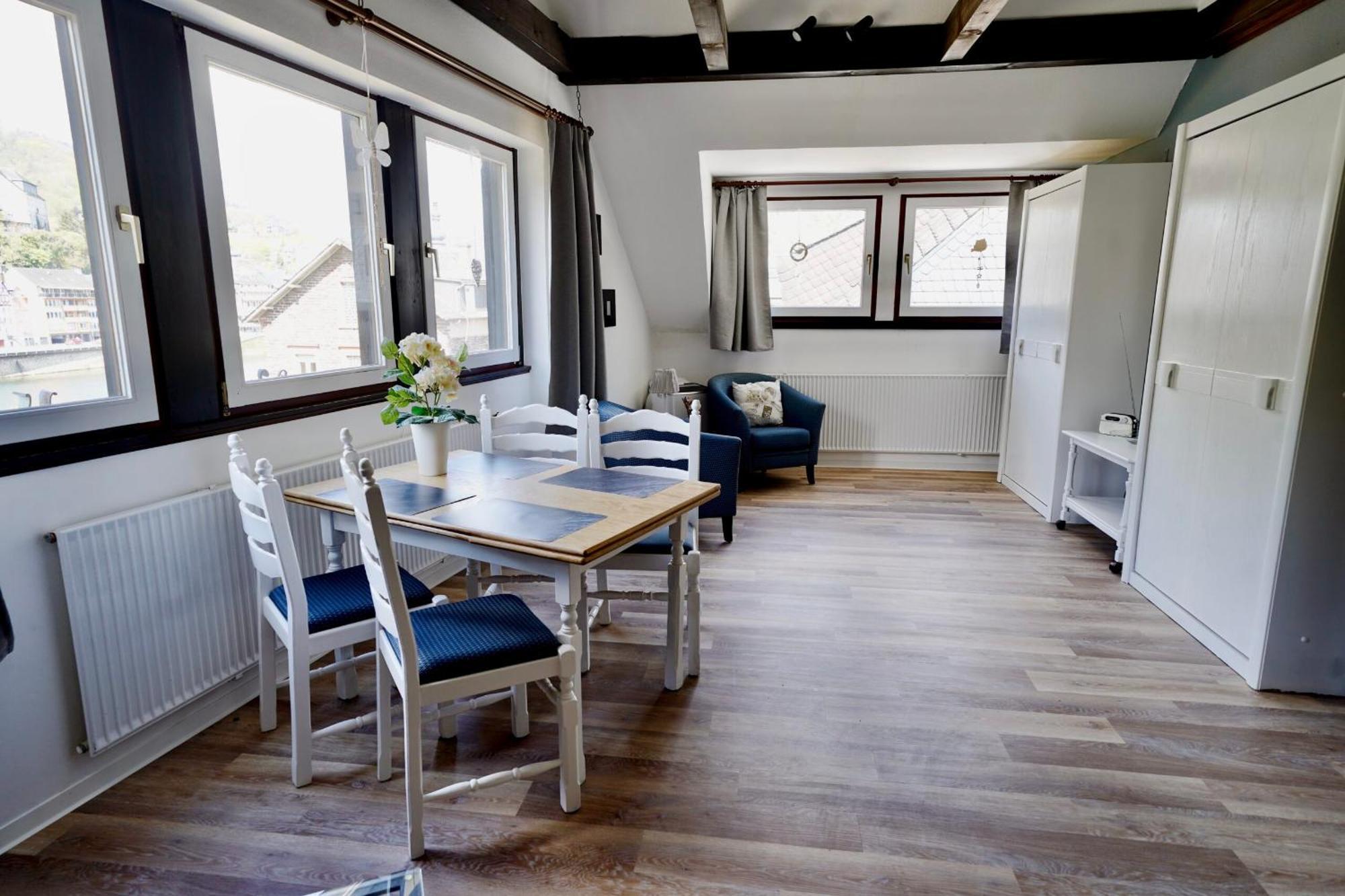 Apartments Haus Daniela Кохем Стая снимка